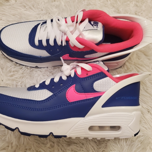 Nike Air Max 90 FlyEase - Picture 2 of 5